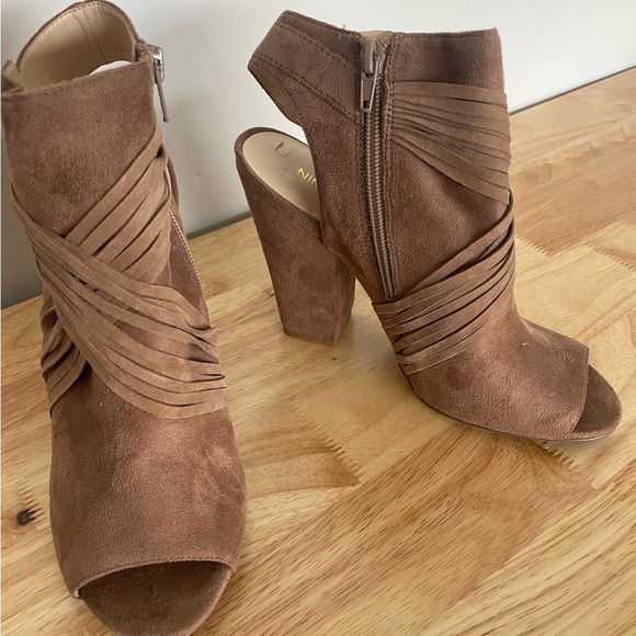 8.5 - Picture 2 of 5